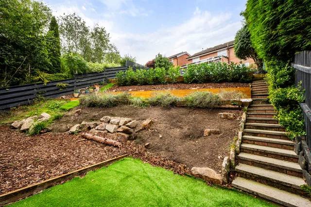 25 Bonington Rise, Marple Bridge SK6 5DW