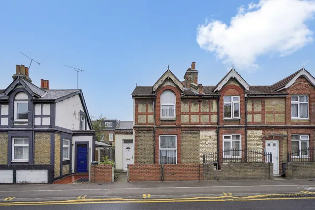 253 Forest Road, London E17 6HD