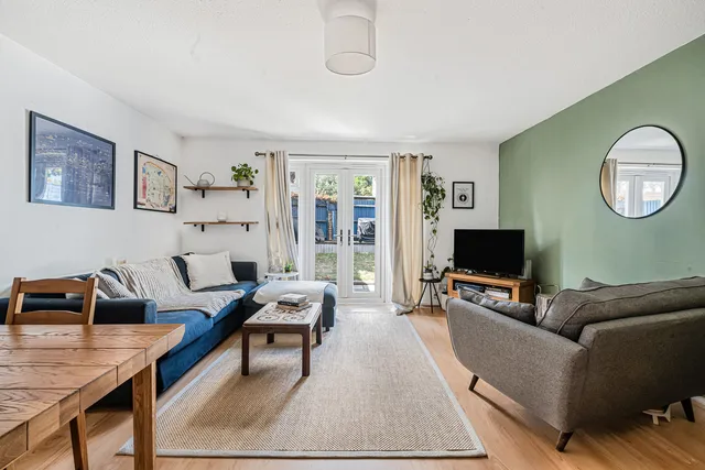 17 Beeches Close, Penge SE20 8ED
