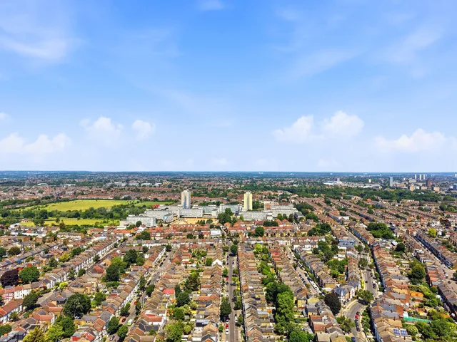 50 Dongola Road, London N17 6EE