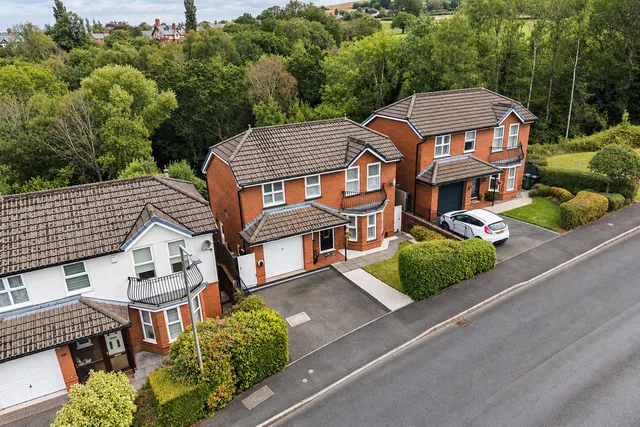 25 Bonington Rise, Marple Bridge SK6 5DW