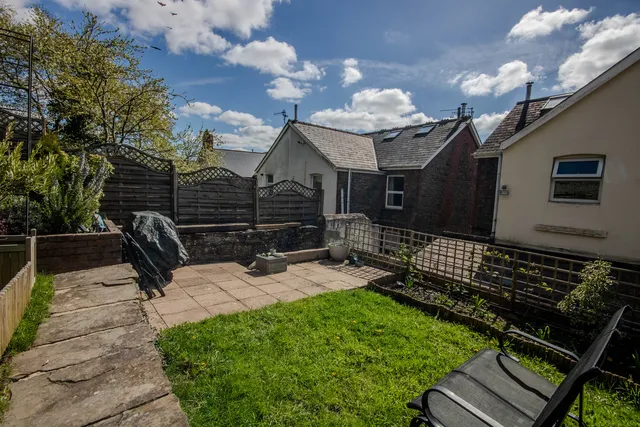 26 Tydfil Road, Caerphilly CF83 8EF
