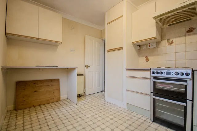 26 Wentloog Close, Cardiff CF3 3HA