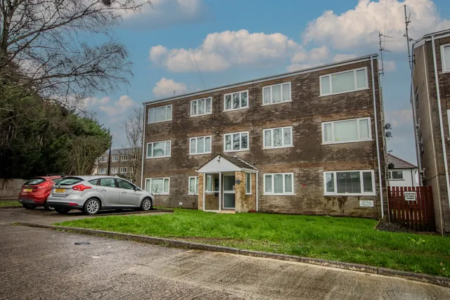 26 Wentloog Close, Cardiff CF3 3HA