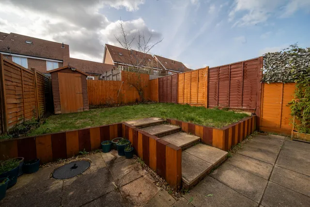 32 Repton Crescent, Reading RG6 1FL