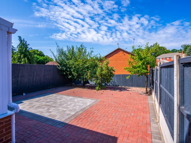 27 Brook Street, Kidderminster DY11 6RH