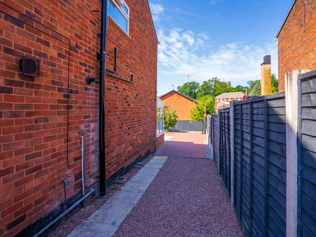 27 Brook Street, Kidderminster DY11 6RH