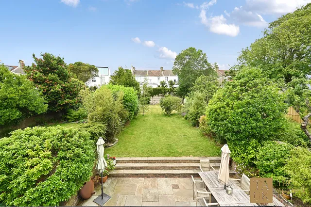 27 West Drive, Brighton BN2 0QU