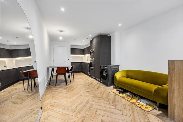 Flat 2703, 141 Chester Road, Manchester M15 4ZH