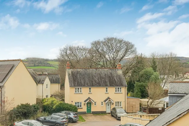 8 Dartmoor Court, Newton Abbot TQ13 9FG