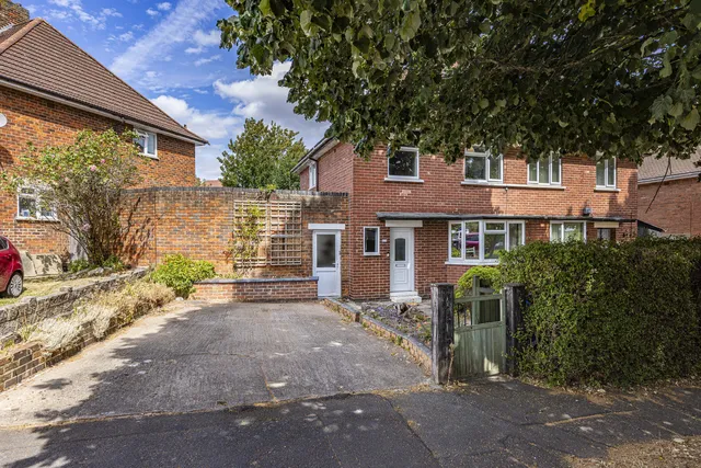 28 Beauvale Drive, Ilkeston DE7 8RR