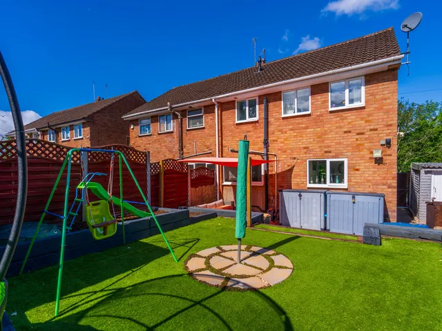 29 Comberton Park Road, Kidderminster DY10 3DY