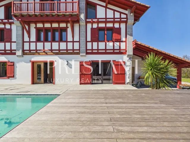 House in Larressore