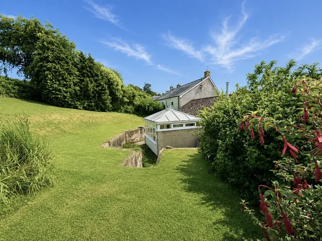 1 Springvale Cottages Main Road, Chillerton PO30 3EP