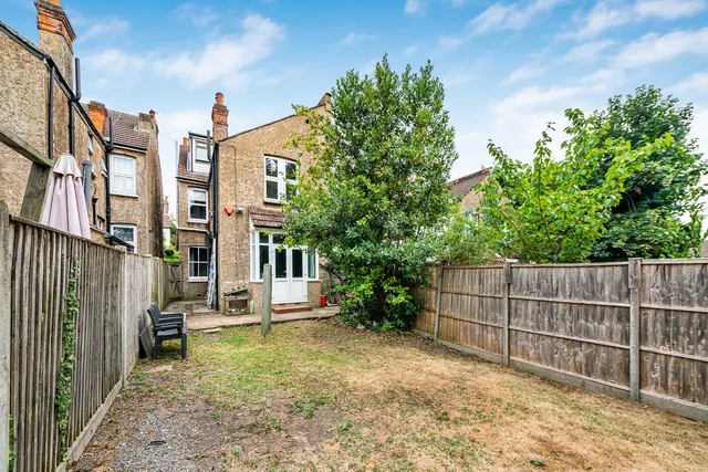26 Edgar Road, South Croydon CR2 0NG