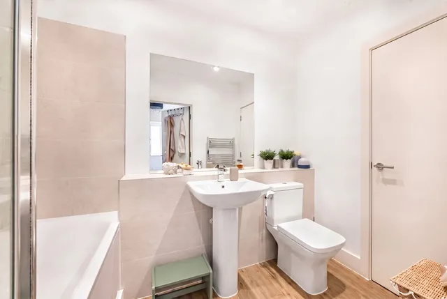 1 Aylsham Road, Tadworth KT20 5FS