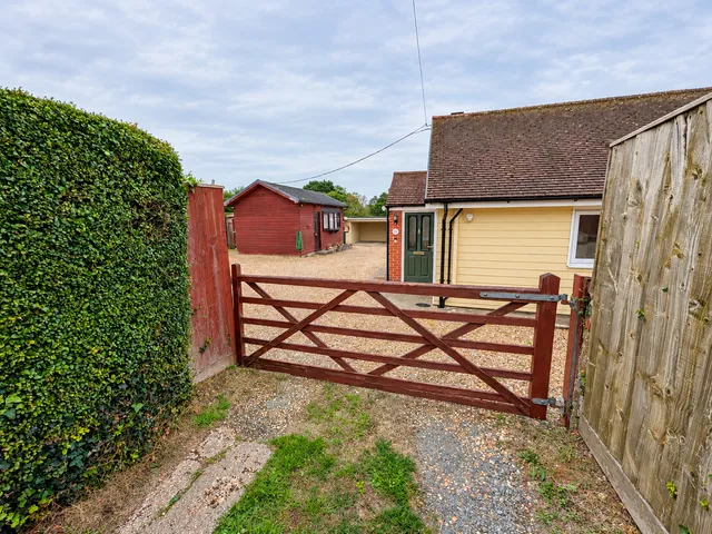 12 Wyatts Lane, Cowes PO31 8QB