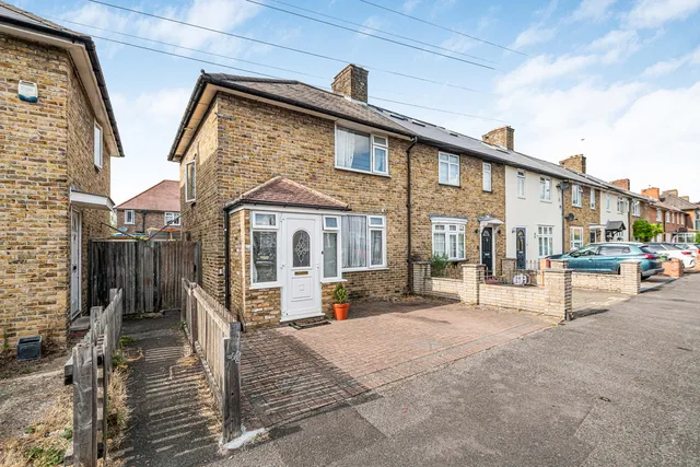 48 Hartland Road, Morden SM4 6LZ