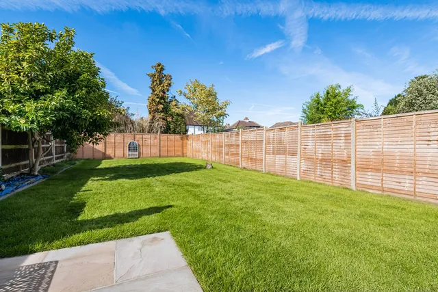 17 Court Drive, Sutton SM1 3RG