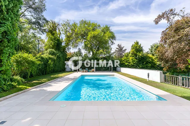 Villa in POZUELO DE ALARCÓN, Madrid