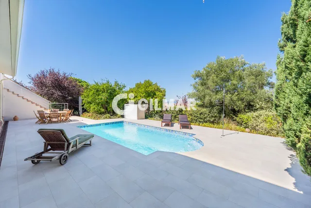 Villa in EL CASAR, Madrid
