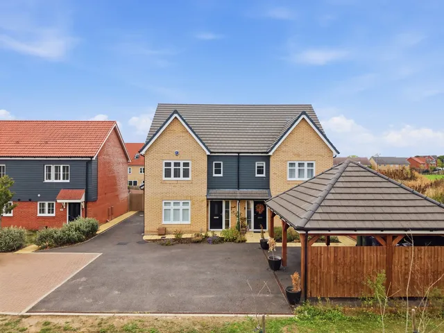 15 Lilley Lane, Bishop's Stortford CM23 2ZJ