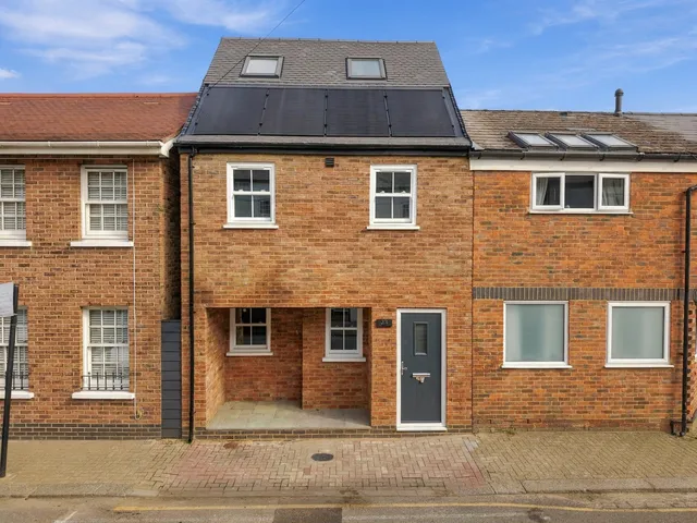 28 Garratt Terrace, London SW17 0QE