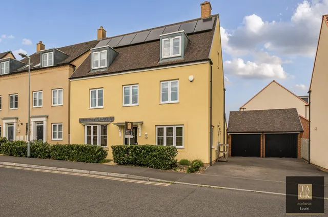 35 Barley Fields, Bristol, United Kingdom BS35 1AJ