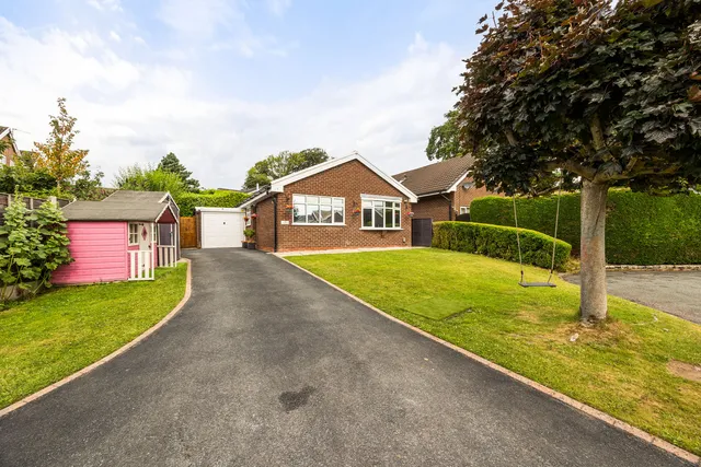 3 Lanreath Close, Macclesfield SK10 3PS