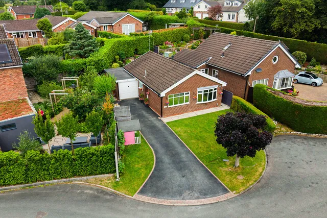 3 Lanreath Close, Macclesfield SK10 3PS