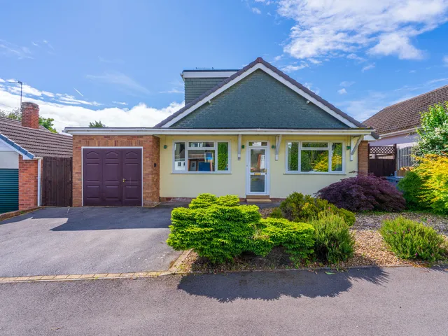 30 Hazelwood Close, Kidderminster DY11 6LN
