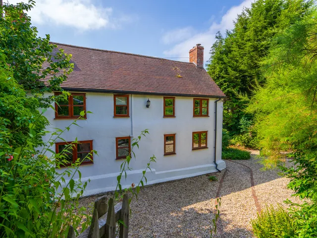 Dingle Batch Kinlet Bank, Kidderminster DY14 8HU