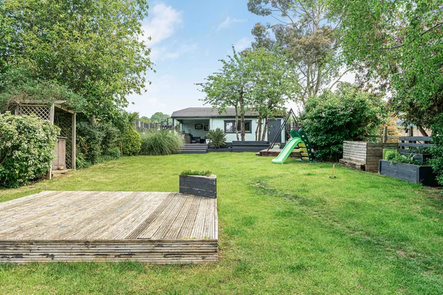 63 Holtspur Avenue, Wooburn Green HP10 0BG
