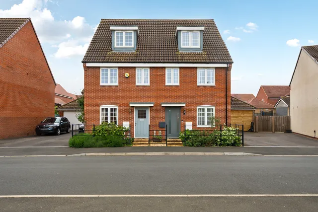 22 Newall Road, Melksham SN12 6XH