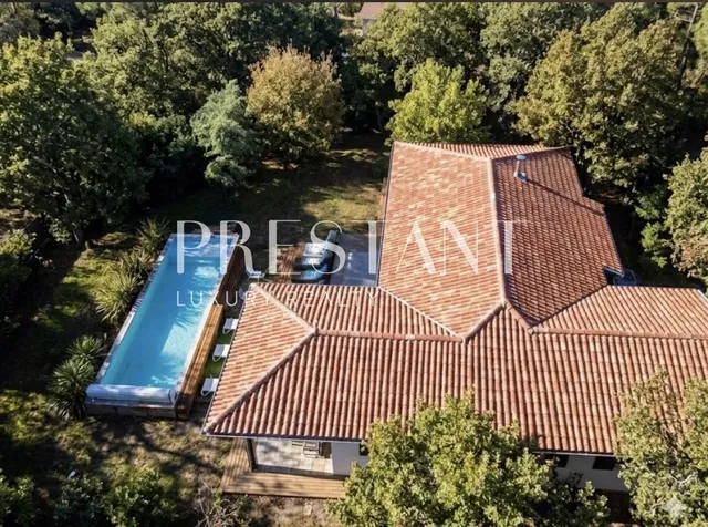 Hossegor, near the town centre and golf course, 250m2 villa with a 20m2 bicycle garage