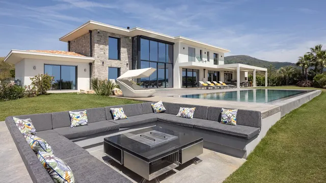 Villa in Roquefort Les Pins, French Riviera
