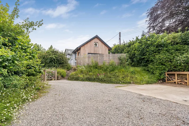 Hawthorns Butts Lane, Exeter EX6 7NN