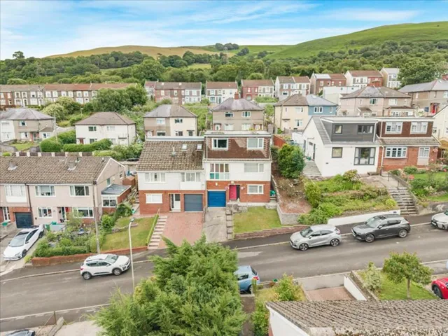 23 Silverhill Close, Pontypridd CF37 4HU