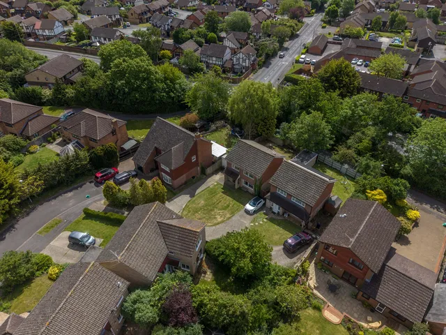 34 Loxwood, Reading RG6 5QZ