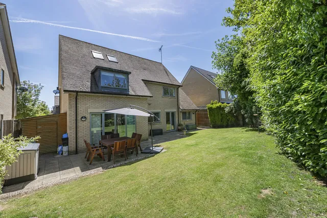 6 Caterham Court, Caterham CR3 6FF