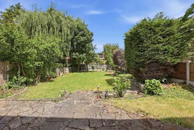 39 Chigwell Park Drive, Chigwell IG7 5BD
