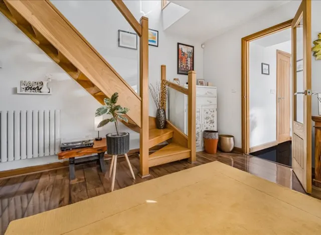 46 Snatchwood Road, Pontypool NP4 7BY