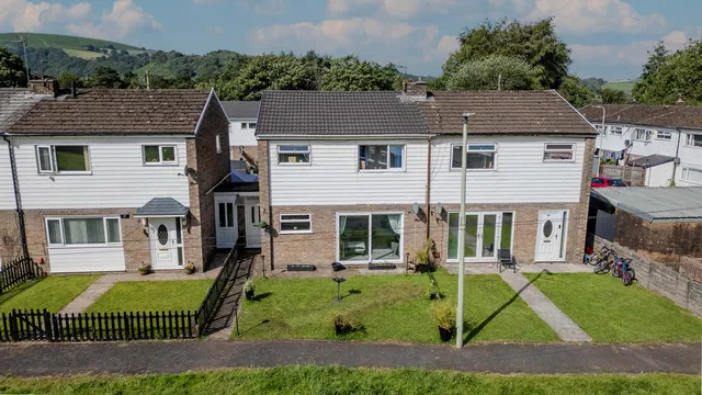 36 Yr Hendre, Nantgarw CF15 7TG