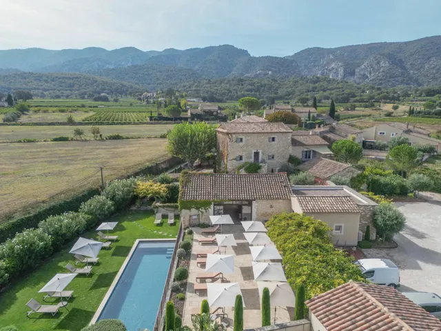 Hotel in Oppede, Provence - Var