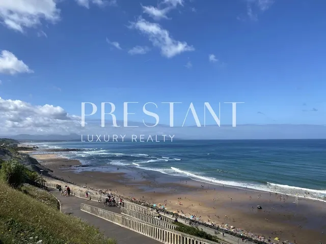 BIARRITZ – Côte des Basque – Architect-designed 5-room house with ocean view