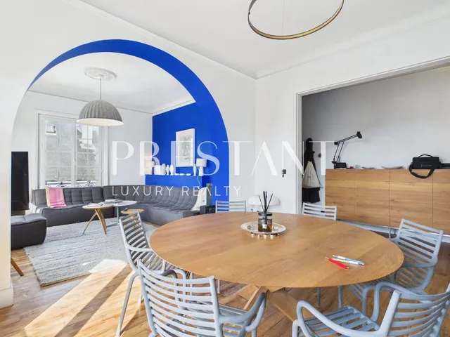 Exceptional 2-bedroom apartment (93 m²) in the heart of Biarritz with private courtyard