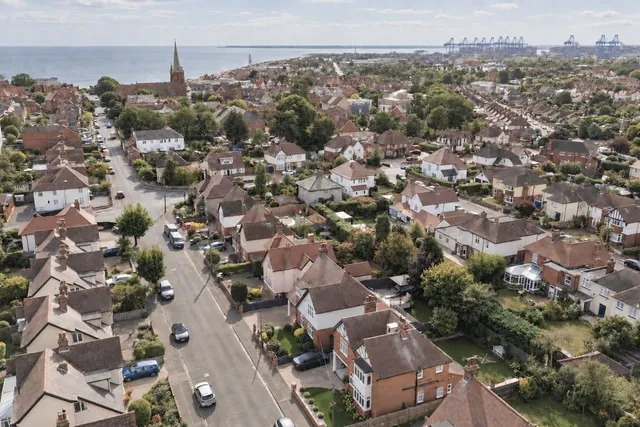38 Princes Road, Felixstowe IP11 7QZ