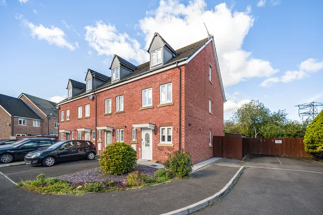4 Sunbeam Close, Newport NP19 0DF