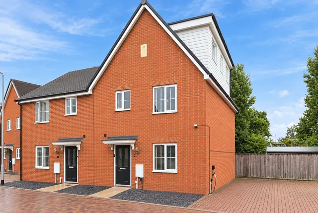 6 Dennis Randle Way, Colchester CO4 9AG
