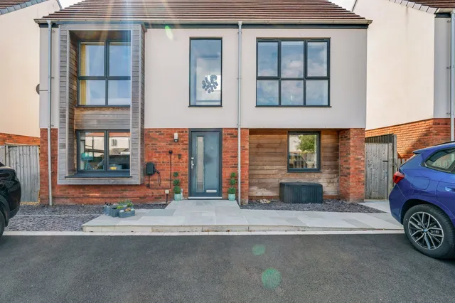 3 Woodford Green, Berkeley GL13 9JQ